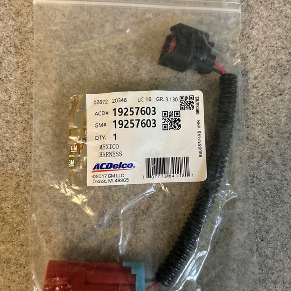 GM genuine Parts 19257603 Vapor Canister Vent Valve Solenoid Jumper Wiring Harne - Picture 1 of 2